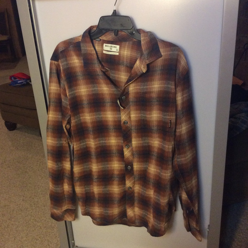 Billabong men’s plaid flannel shirt.